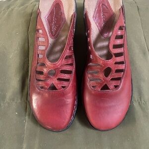 Clarks Women's Rustic Red Cutout Flats